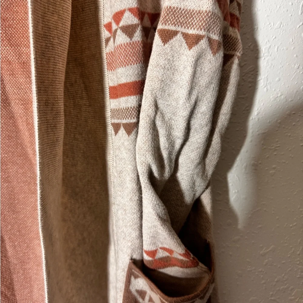 Women's Geometric Pattern Cardigan - Beige and Brown - Picture 2 of 7